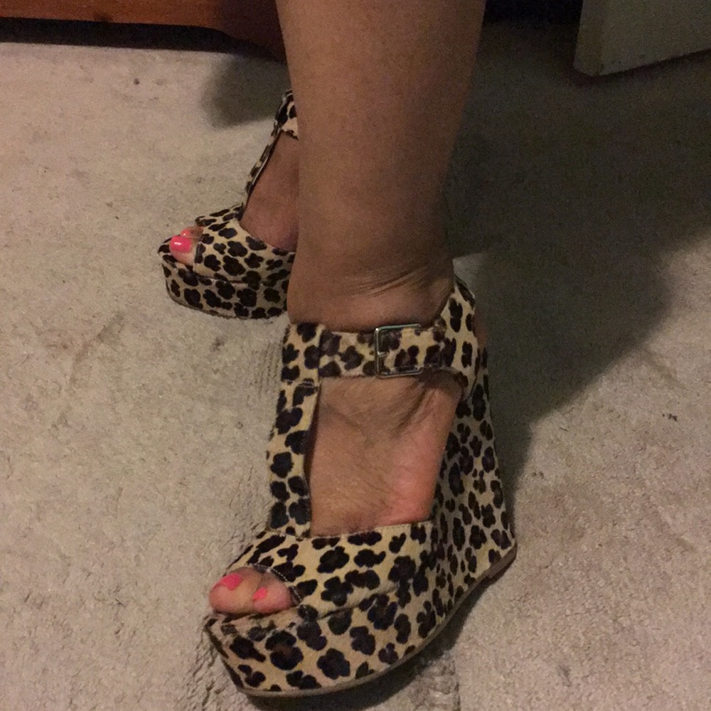 Leopard Wedges - Picture 2 of 8
